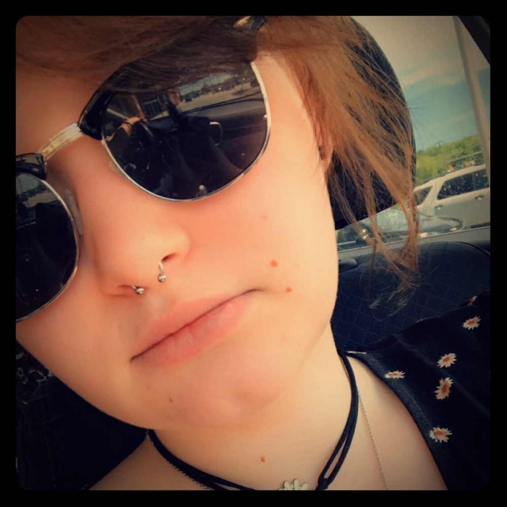Meet your Posher, Kayla